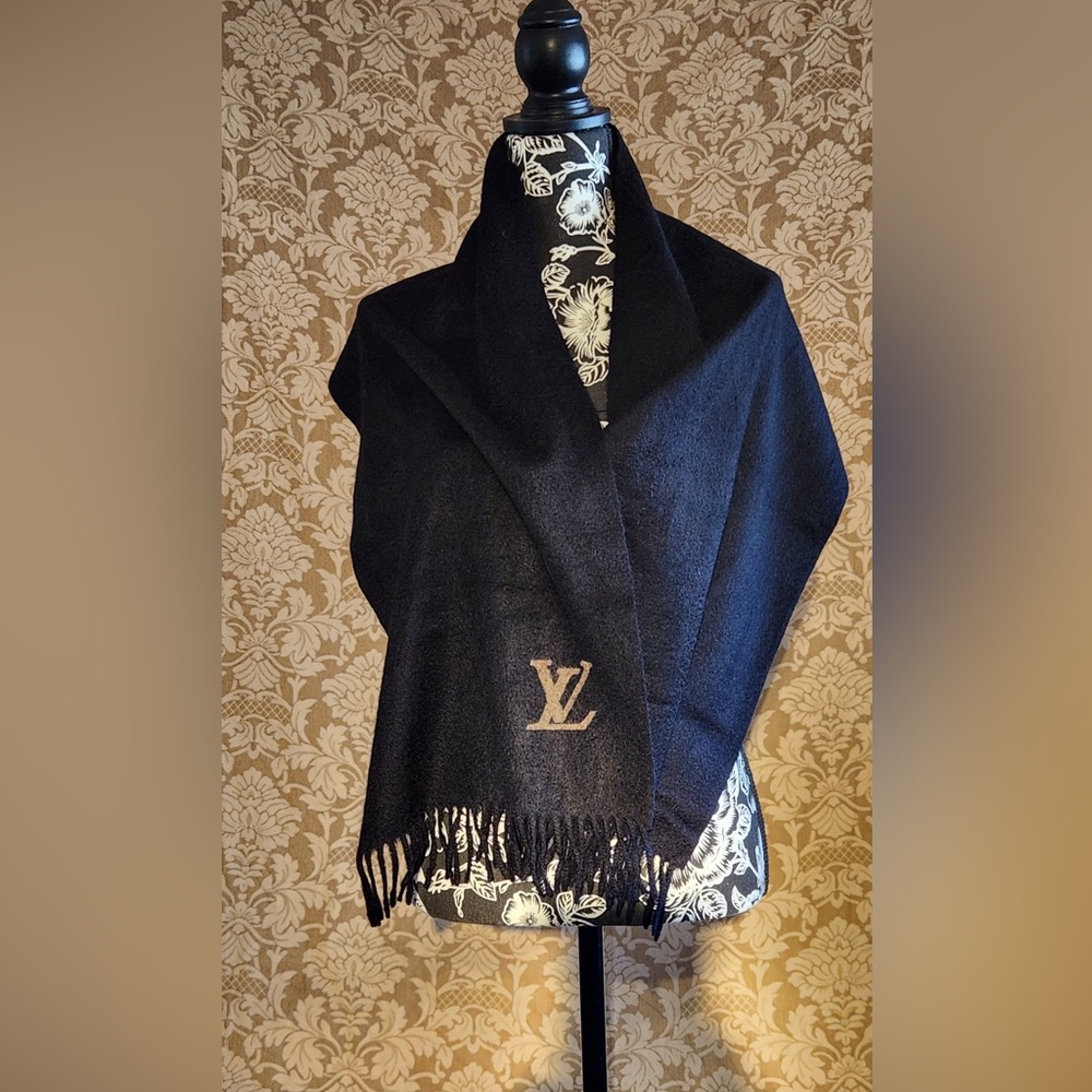 Louis Vuitton Cashmere Black Scarf
